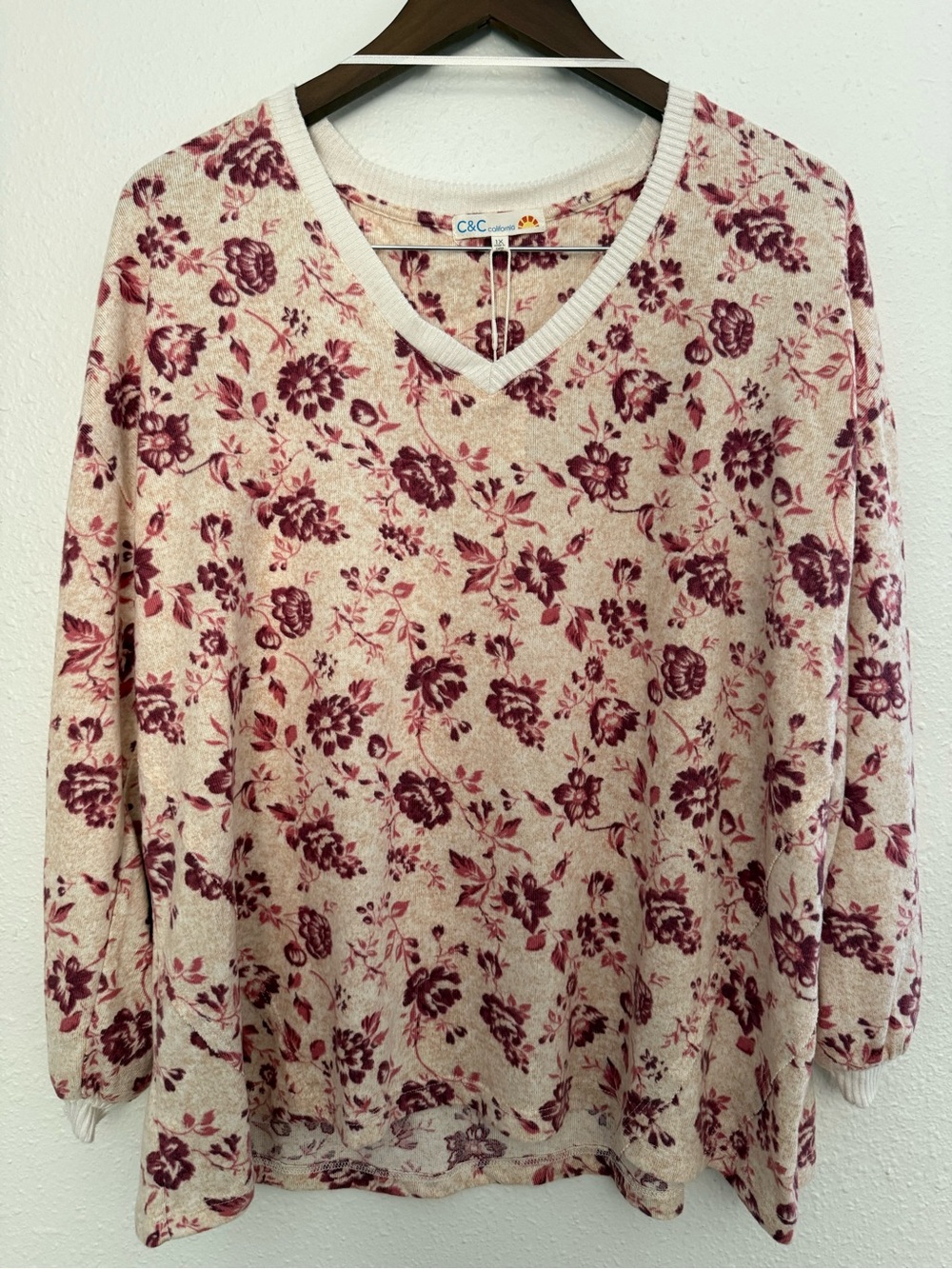 NWT C&C California Cream Burgundy Floral V-Neck Sweater 1X